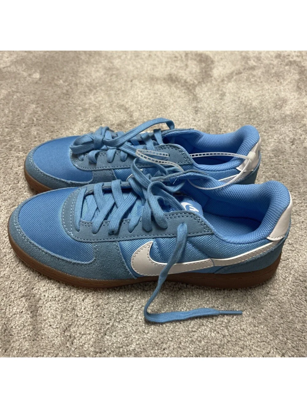 Nike shoes Youth Size 6 NEW